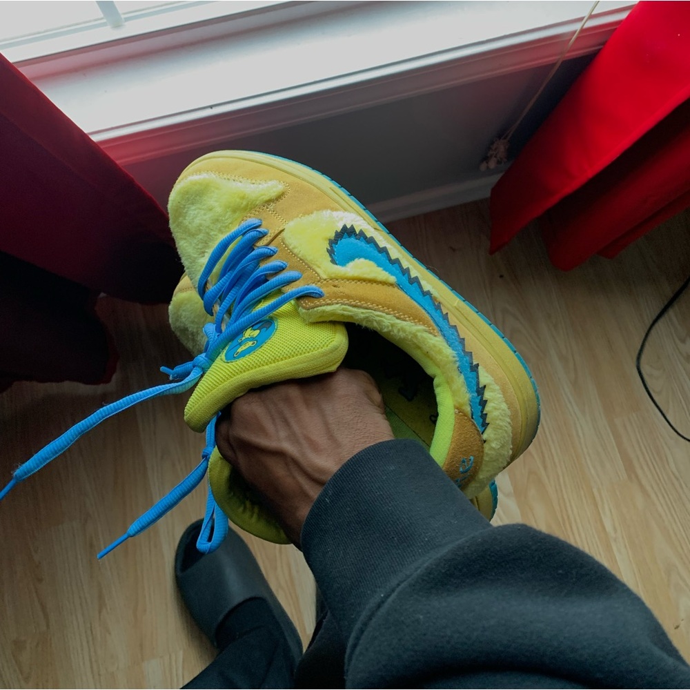 Greatful Dead nike dunks SB “Yellow Bear”